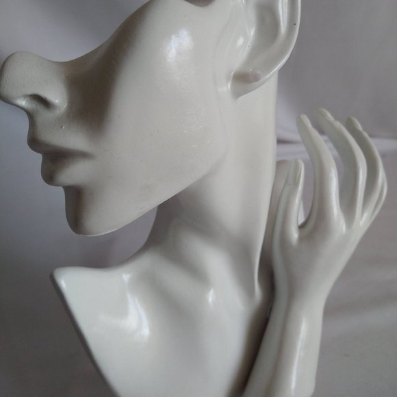 Handmade white polymer clay earrings - Picture 6 of 7